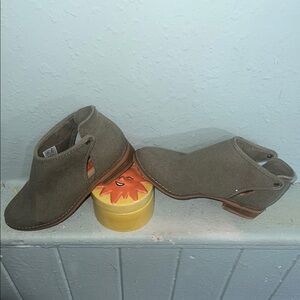 Rocket Dog Gray Ankle Booties Casual Style